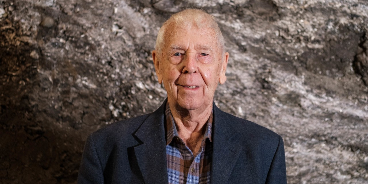 Memorial: Dr. Roy L. Carlson